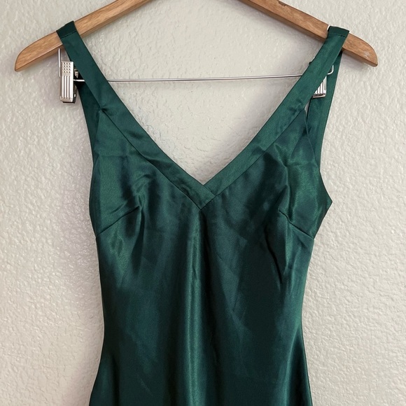 NWOT Perfectly Classy Emerald Green Satin Strappy Maxi Dress - Picture 4 of 9